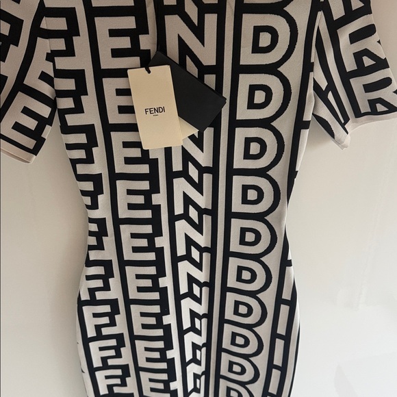 New Fendi dress - Picture 4 of 6